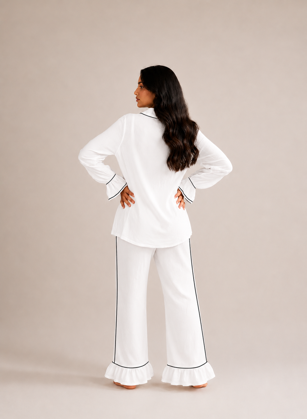 Pyjama femme Orchidée blanc et noir en gaze de coton, coupe moderne